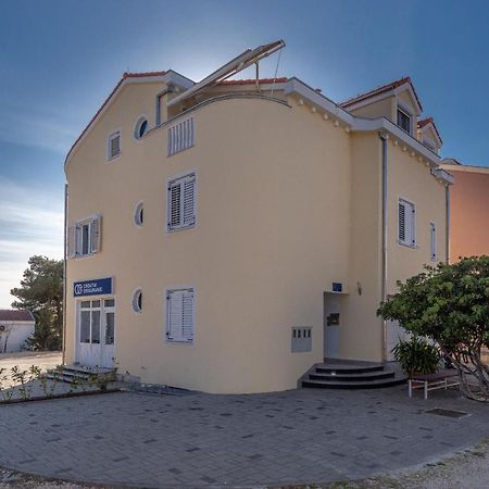 Apartments Dalmata Biograd Biograd Na Moru Exteriér fotografie