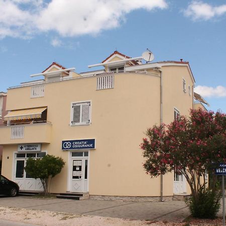 Apartments Dalmata Biograd Biograd Na Moru Exteriér fotografie